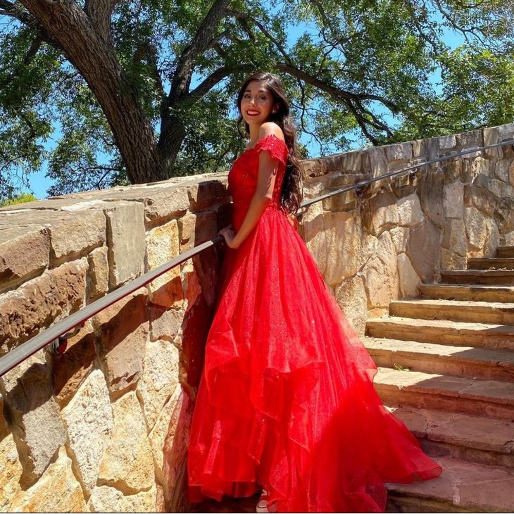 Red prom gown! - Picture 3 of 3